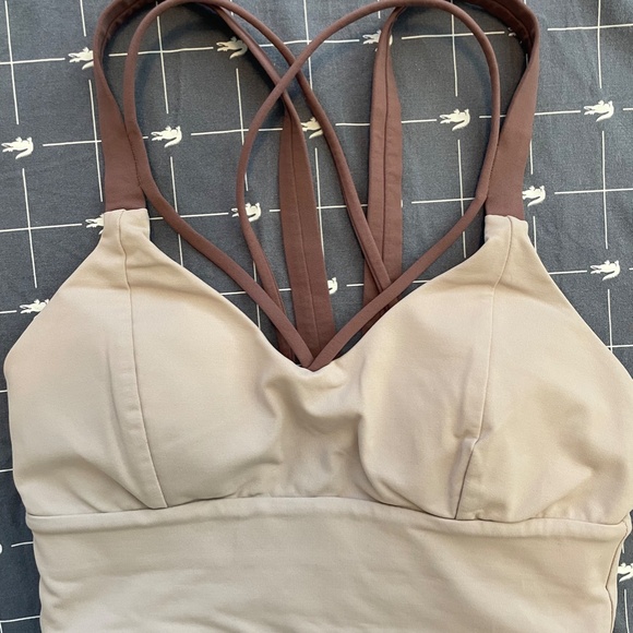 Lululemon Sports Bra size 4 - Picture 2 of 5